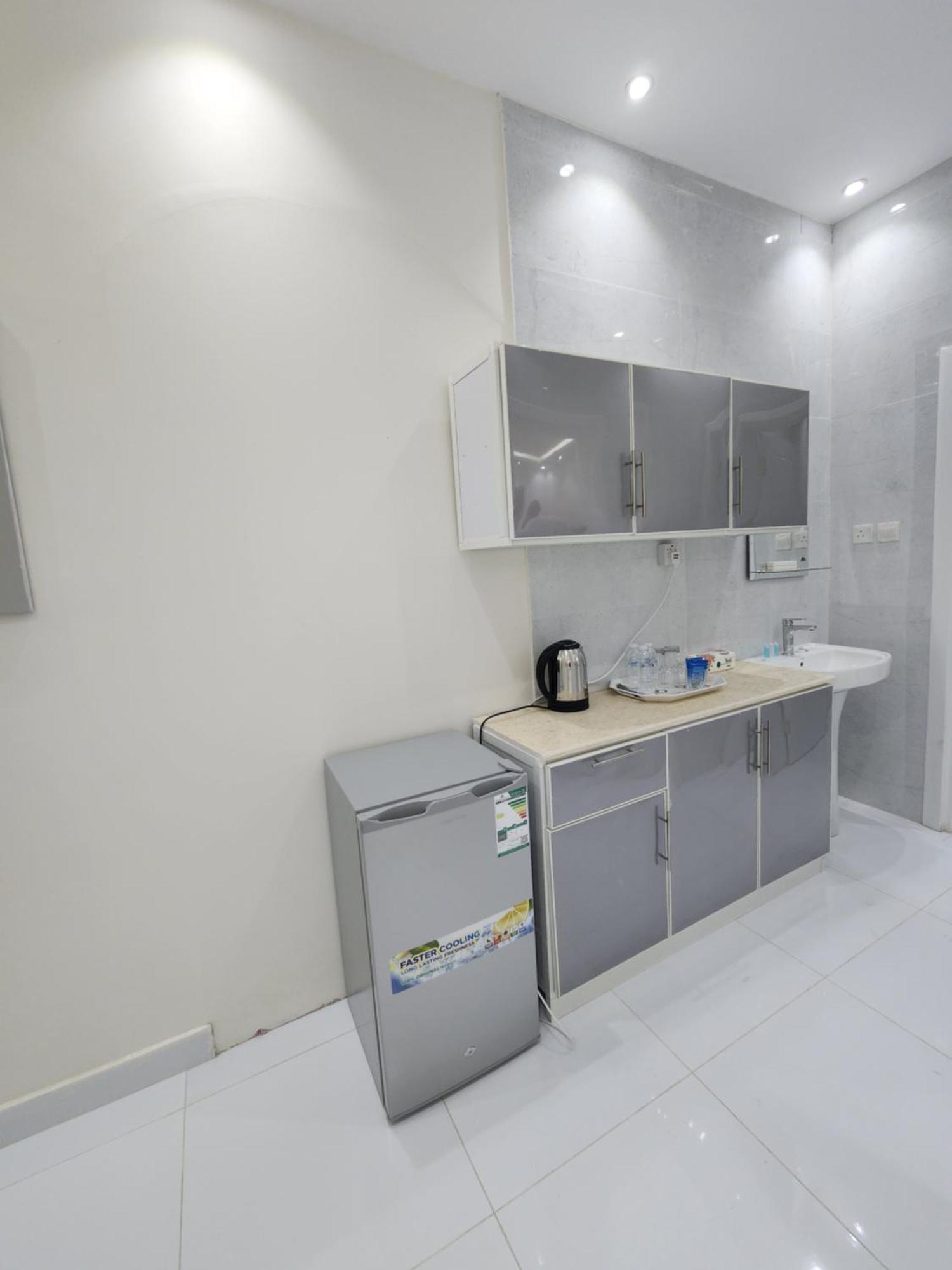 Yaqoot Al Madina Suites Al Awali 外观 照片