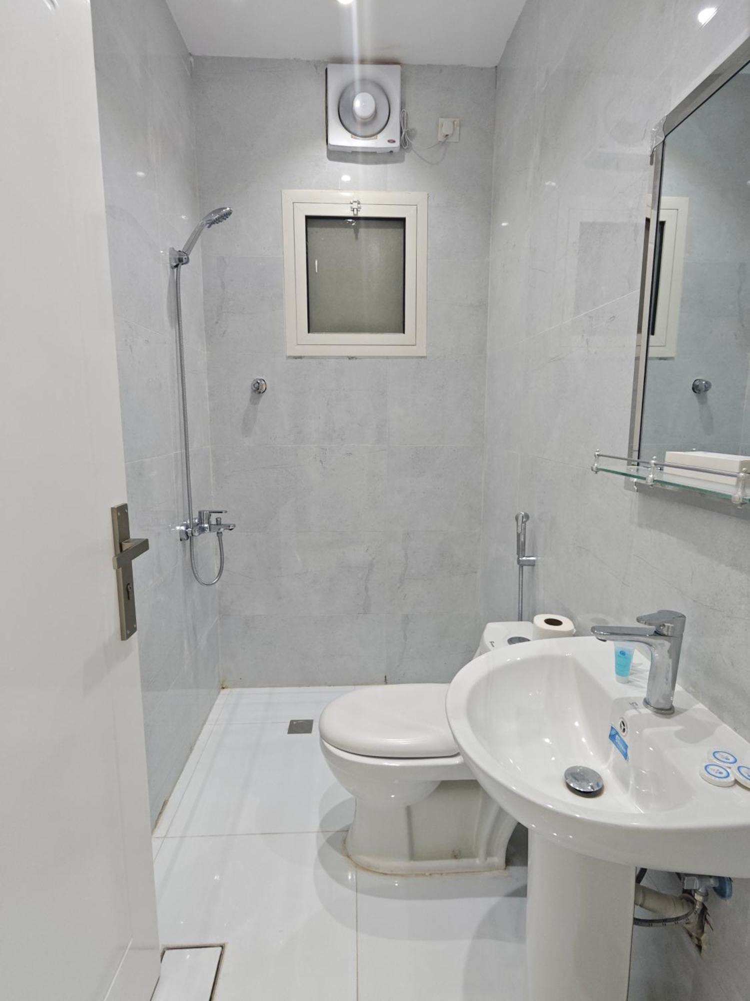 Yaqoot Al Madina Suites Al Awali 外观 照片