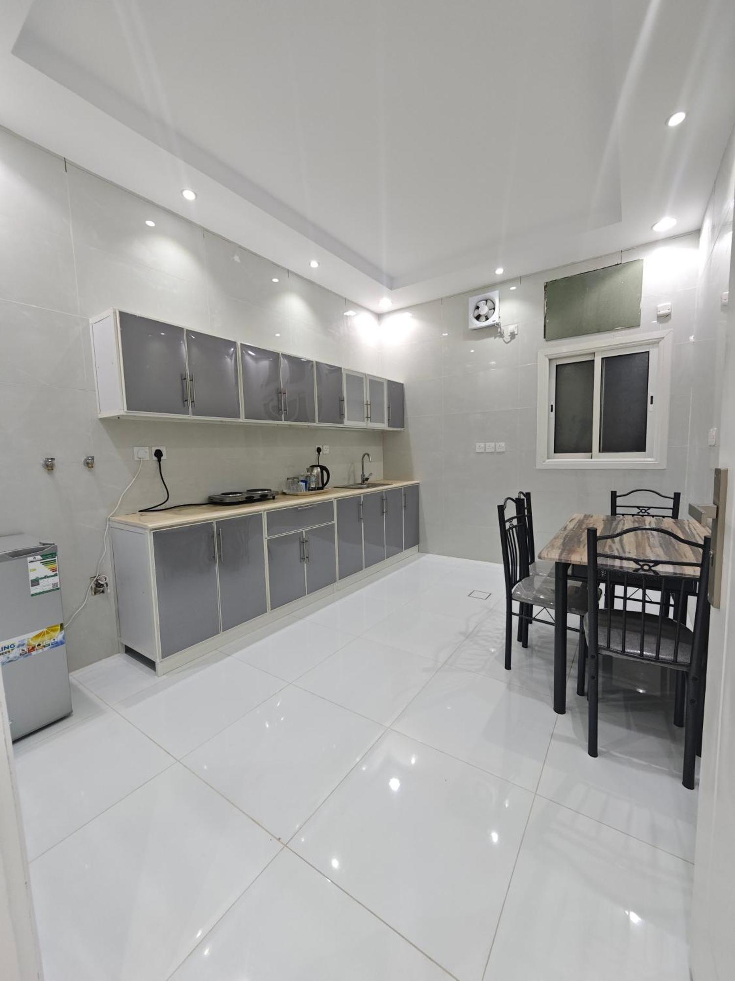 Yaqoot Al Madina Suites Al Awali 外观 照片